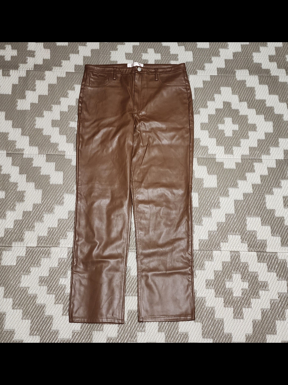 No Boundaries Brown Faux Leather Straight Pants Mid Rise Pockets 29in Inseam